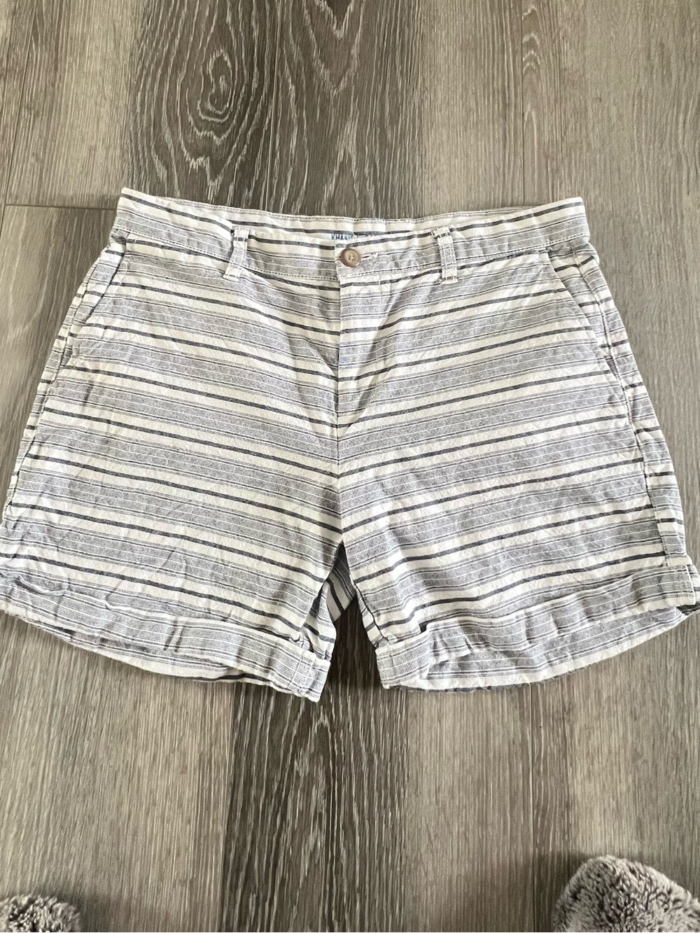 GAP Women's Striped Bermuda Shorts - White & Gray